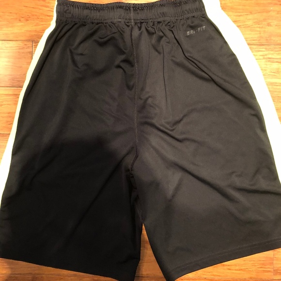 Nike DRI-FIT shorts - Picture 3 of 3